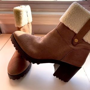 Olivia Miller Brown Sherpa booties🤎